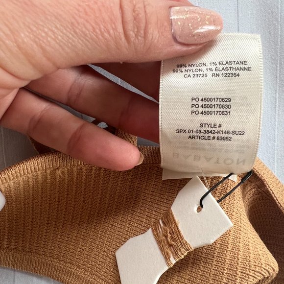 NWT Aritzia Babaton Sculpt Knit Bra Top Rib-knit bra top - Picture 5 of 8